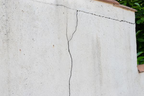 Foundation Crack Patching in Largo